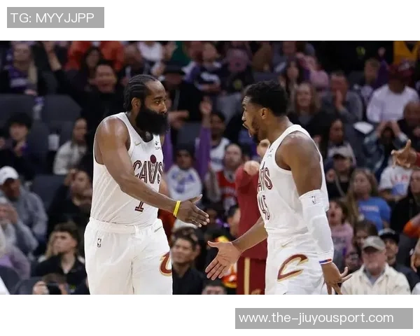 哈登与小卡同场各砍30分称赞彼此为联盟历史顶尖天才球员 哈登与小卡同场各砍30分称赞彼此为联盟历史顶尖天才球员